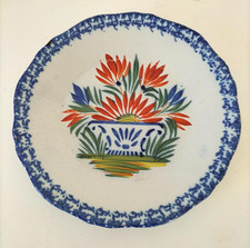 Assiette ancienne fleurie –