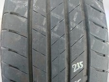 Pneu 235/55 R18 100 V