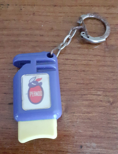 Ancien porte clés pernod - porte,