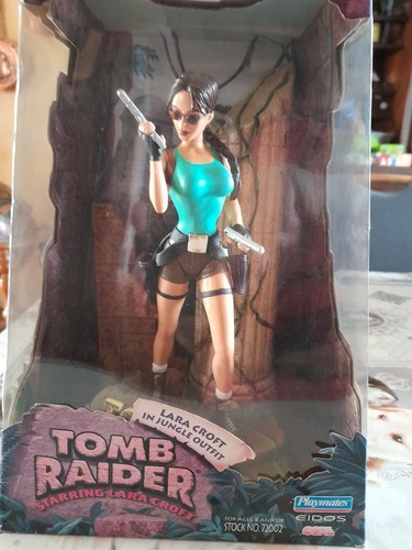 Figurine complète lara croft - figurine,