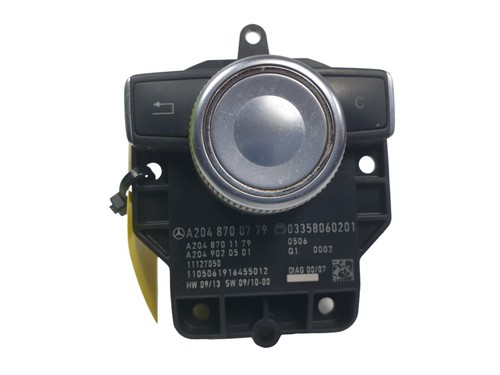 A2048700779 commande autoradio