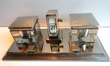 Ancien encrier Art Déco métal chromé, 2 cubes cristal, calendrier perpétuel