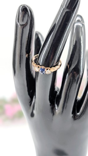 Bague rose centrée d un - rose,