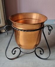 Cache pot en cuivre sur socle