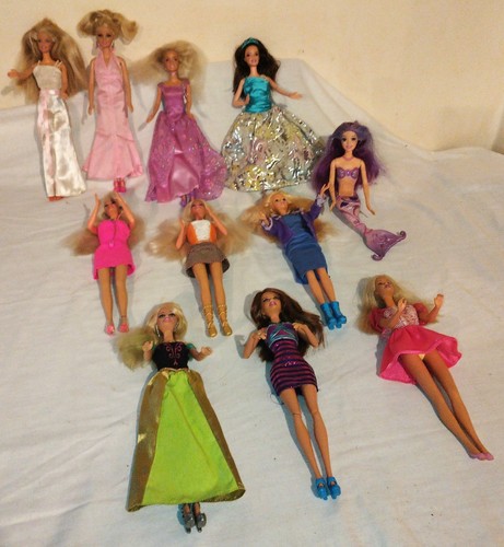 Lot poupees barbie habits - poupees,