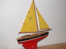 Voilier de bassin de la marque