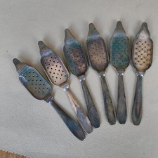 Belle serie de 6 cuilleres a