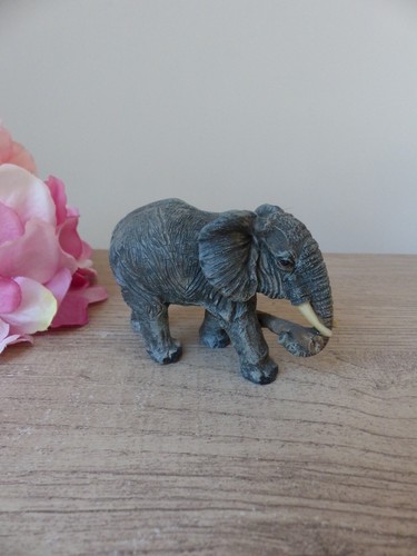 Figurine éléphant gris - , en
