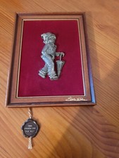 Cadre avec personnage en Etain