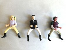 lot 3 figurines cavalières
