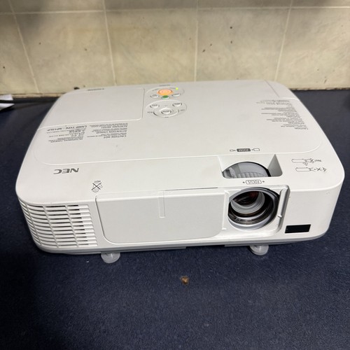 Nec m300x 000 - 3,000, lumens