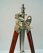 Lampadaire sur pied trépied