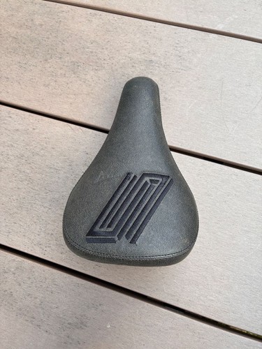 Selle avec logo - noir, pour
