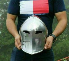 Casque médiéval barbuta