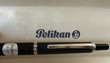 PELIKAN Stylo À Bille 4x1P Couleurs BLEU-NOIR-VERT-ROUGE