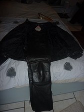 ensemble blouson et pantalon