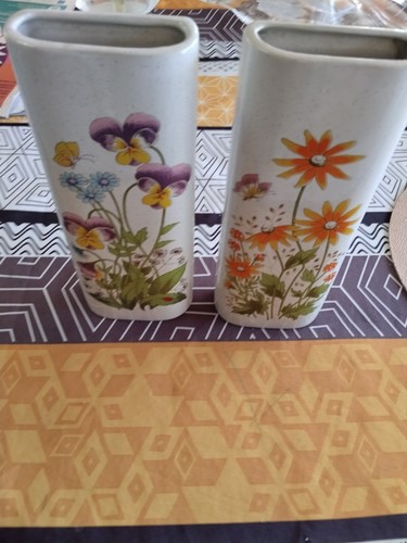 Vintage vase mural décor - vase,