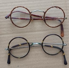 2 PAIRES DE LUNETTES RONDES