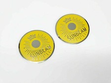 Paire d'insignes jaunes