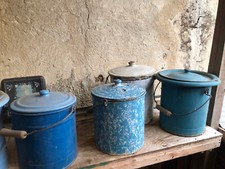 Lot de 11 anciens pots de chambre émaillés vintage toilette années 1950