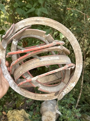 Ancienne sphère armillaire