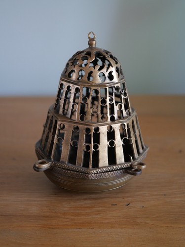 Encensoir médiéval gothique