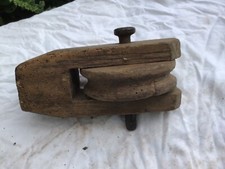 Ancienne Poulie bois sculpté puits ou bateau 18ème poulie vieux gréement bateau