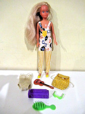 SKIPPER EN SALOPETTE