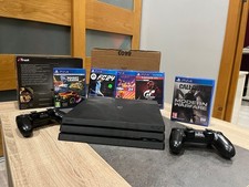 ps4 pro 1to en très bon état