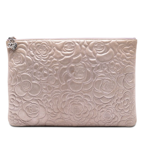 Chanel large embossé - chanel, cc