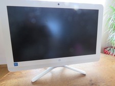 ordinateur de bureau HP  taille diagonale 54, couleur blanc, très bon état.