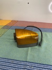 Clignotant droit Peugeot 305 en bonne état   A658