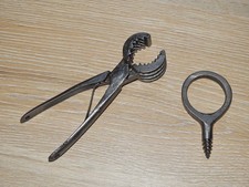 Ancienne PINCE à DEGOUDRONNER