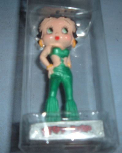 Figurine neuve resine betty - neuve,