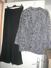ENSEMBLE JUPE LONGUE NOIRE& CORSAGE A MOTIFS 