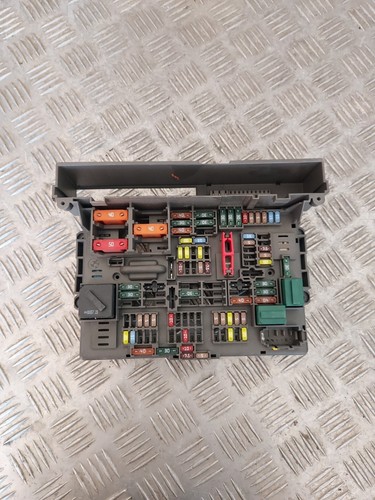 Boitier fusible bmw - boitier,