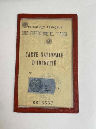 Vieux papier fiscaux sur - vieux,