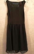 Robe noire doublée dos ouvert