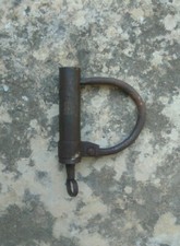  TRES ANCIEN CADENAS MENOTTE EN FER FORGÉ 