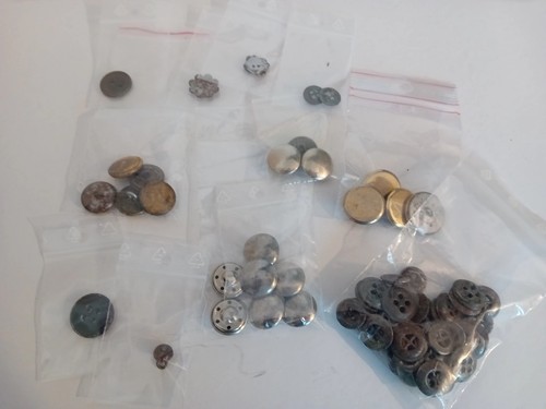 Boutons acier epoque debut - 50,