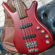 Guitare basse active /