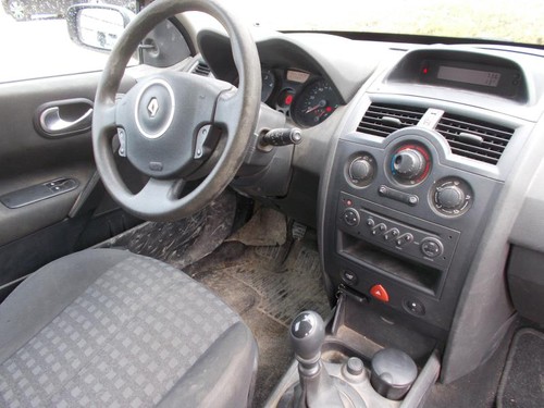 Poignee porte avant droit