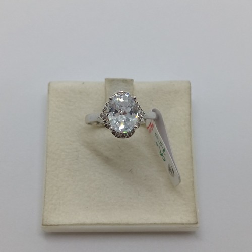 Bague femme avec zirconiums - bague,