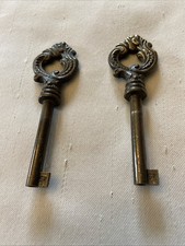 2 Clés anciennes identiques
