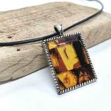Pendentif carré ambre cadre