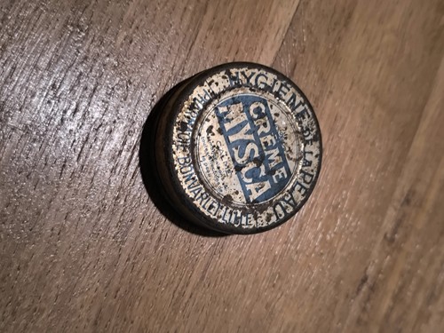 Ancienne boîte métal - ,