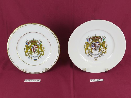 Assiettes porcelaine - 2, en