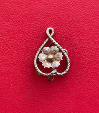 Art Nouveau. Vintage. Coulant