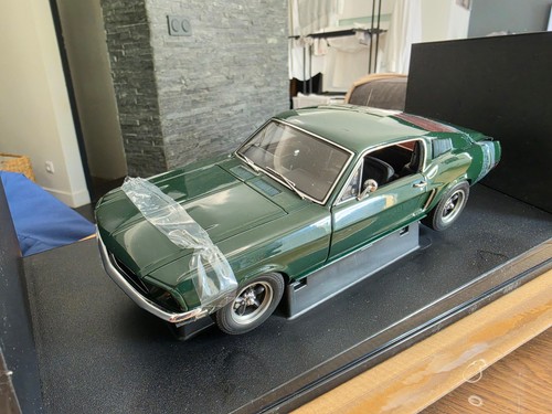 New autoart ford - new,