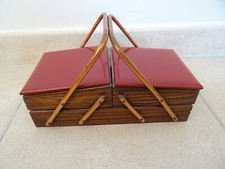 travailleuse ancienne boite de couture art populaire mercerie cousette